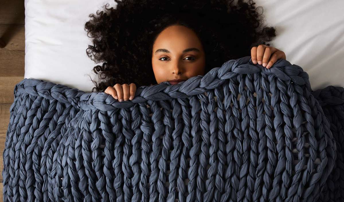 Hand Knitted Weighted Blanket - Silk & Snow Canada